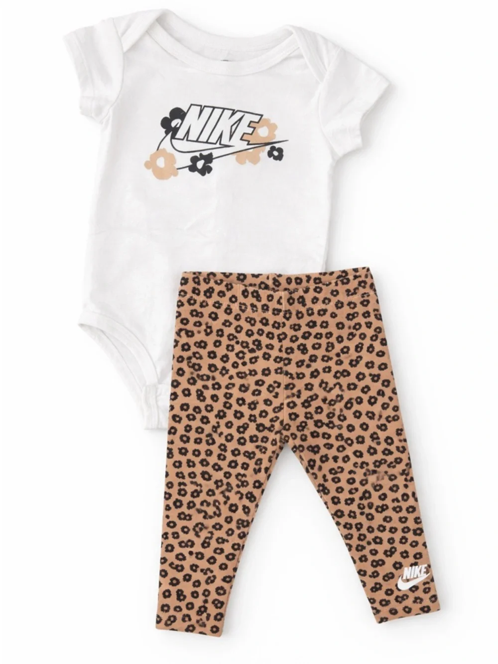 Nike Infant White Onesie with Gray Logo - 12M - Picture 1 of 2